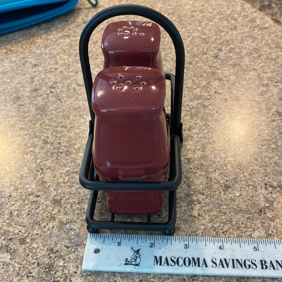 Longaberger Paprika Salt & Pepper Shakers & Black Wrought Iron Holder Caddy - Picture 5 of 17